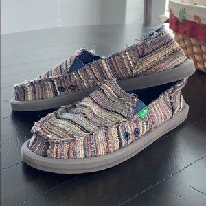 Sanuk shoes